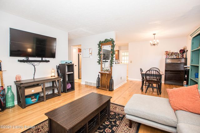 3406 Pineland Dr, Louisville, KY 40219