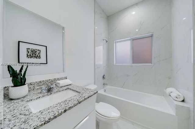 2938 NW 27th St 2936, Miami, FL 33142