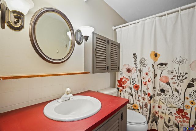 8321 Elizabeth Drive, Lincoln, NE 68505