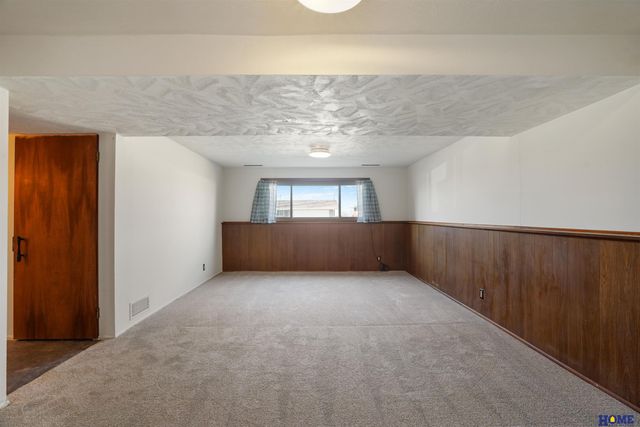 8321 Elizabeth Drive, Lincoln, NE 68505