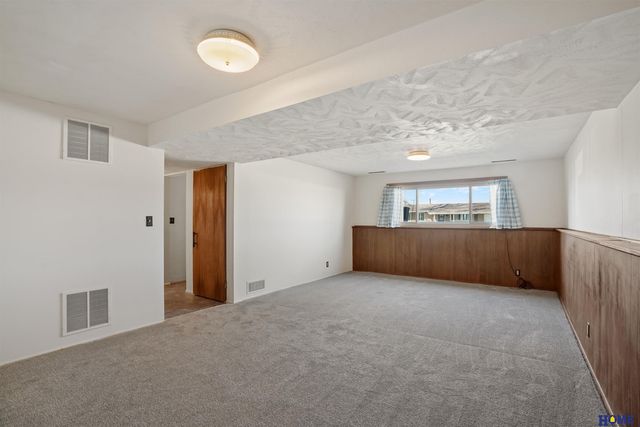 8321 Elizabeth Drive, Lincoln, NE 68505