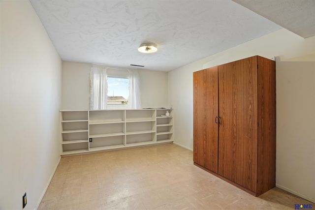 8321 Elizabeth Drive, Lincoln, NE 68505