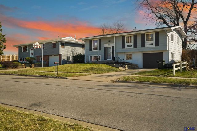 8321 Elizabeth Drive, Lincoln, NE 68505