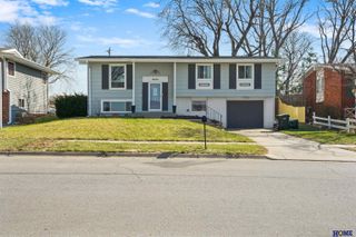 8321 Elizabeth Drive, Lincoln, NE 68505