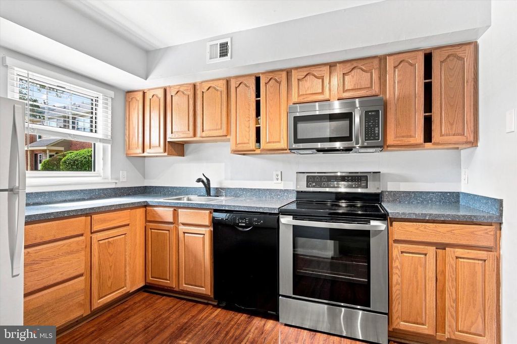7 YORKTOWN CT #116 U-7, BLUE BELL, PA 19422 — photo 2