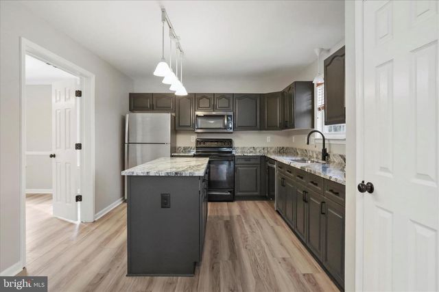 1043 TALISMAN DR, Martinsburg, WV 25403