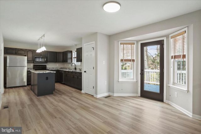 1043 TALISMAN DR, Martinsburg, WV 25403