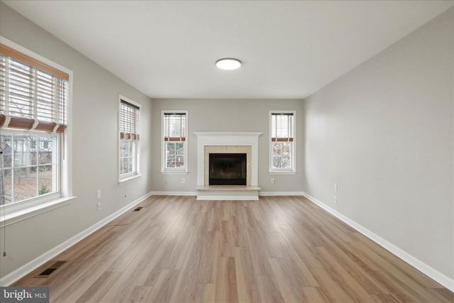 1043 TALISMAN DR, Martinsburg, WV 25403