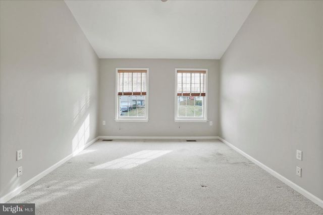 1043 TALISMAN DR, Martinsburg, WV 25403