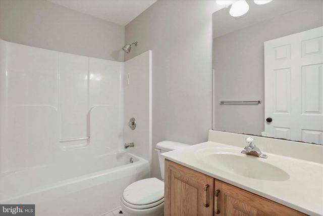 1043 TALISMAN DR, Martinsburg, WV 25403