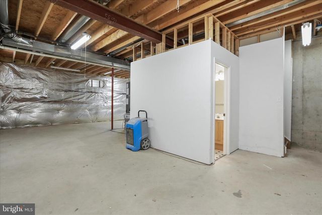 1043 TALISMAN DR, Martinsburg, WV 25403