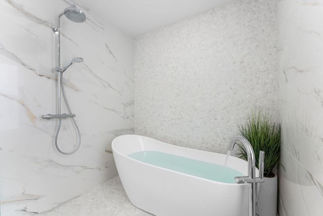 86 Cypress St 1, Watertown, MA 02472