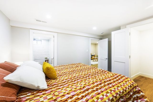 86 Cypress St 1, Watertown, MA 02472