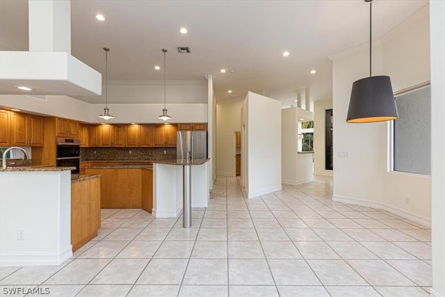 2055 Swainsons RUN, Naples, FL 34105