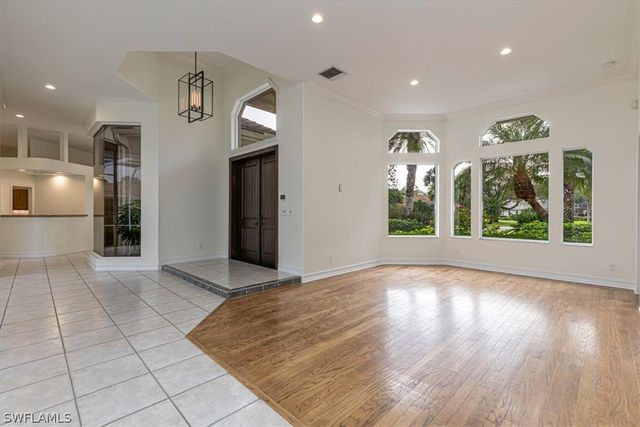 2055 Swainsons RUN, Naples, FL 34105