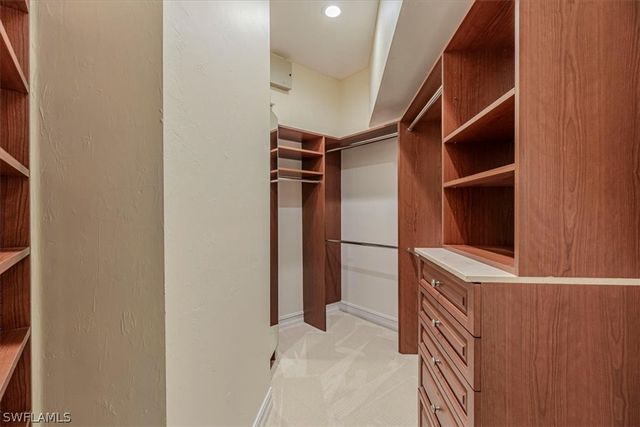 2055 Swainsons RUN, Naples, FL 34105