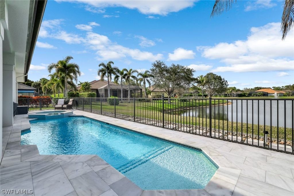 9809 Rocky Bank DR, Naples, FL 34109