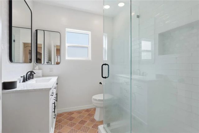 1011 W Cypress, Redlands, CA 92373