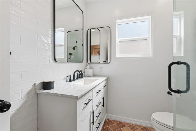 1011 W Cypress, Redlands, CA 92373