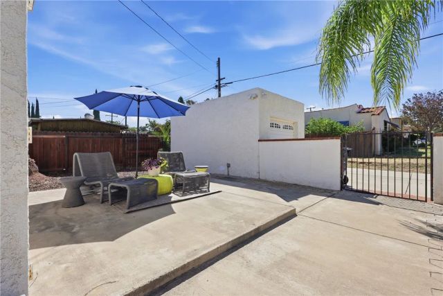 1011 W Cypress, Redlands, CA 92373