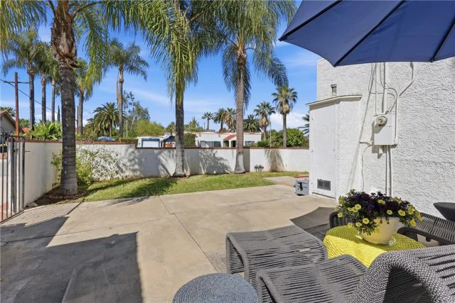 1011 W Cypress, Redlands, CA 92373
