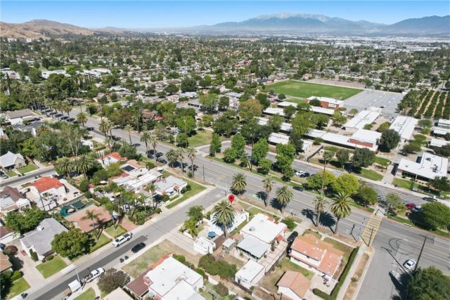1011 W Cypress, Redlands, CA 92373