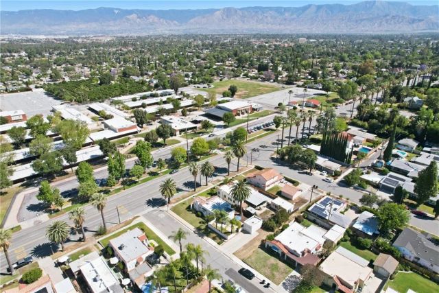 1011 W Cypress, Redlands, CA 92373