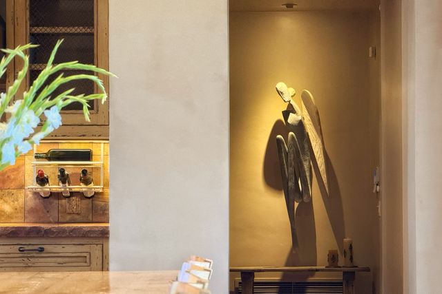 77 Headquarters Trail, Santa Fe, NM 87506