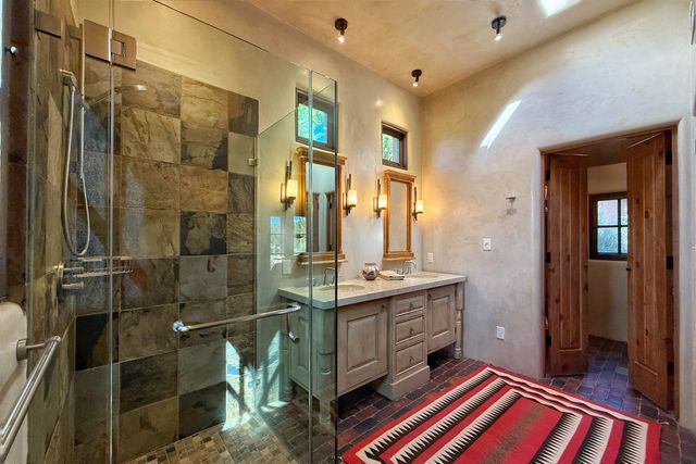 77 Headquarters Trail, Santa Fe, NM 87506