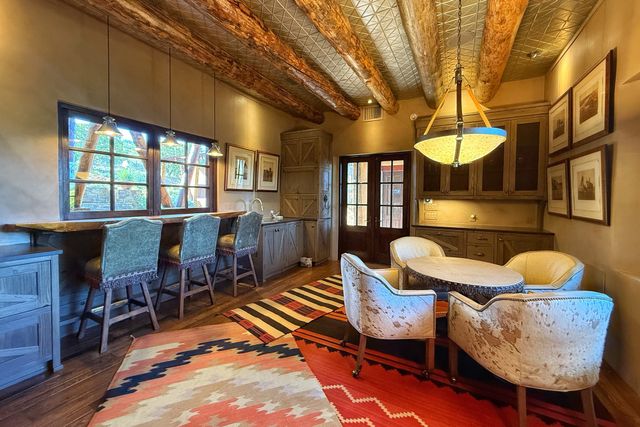 77 Headquarters Trail, Santa Fe, NM 87506