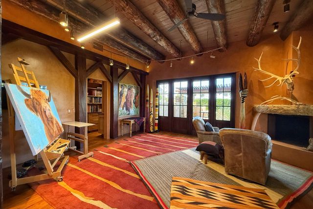 77 Headquarters Trail, Santa Fe, NM 87506