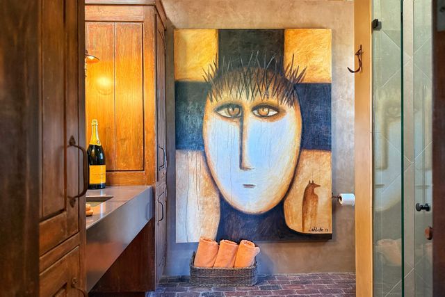 77 Headquarters Trail, Santa Fe, NM 87506