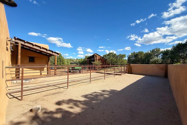 77 Headquarters Trail, Santa Fe, NM 87506