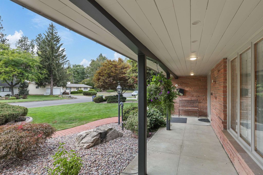 4215 S Napa St, Spokane, WA 99203 photo 3