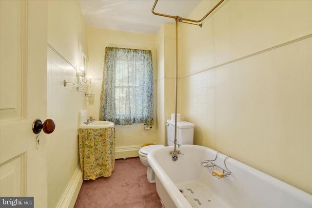 659 W BROADWAY, Red Lion, PA 17356
