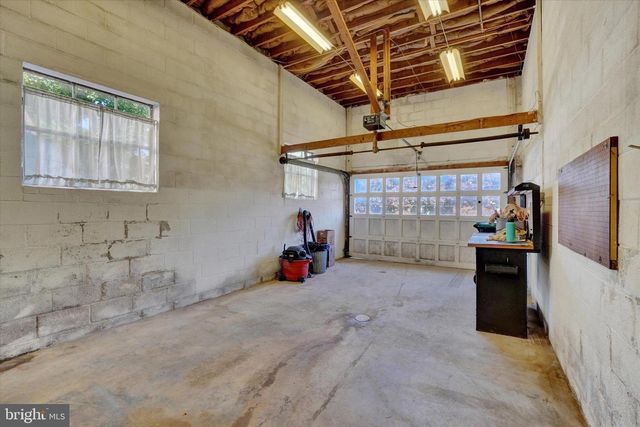659 W BROADWAY, Red Lion, PA 17356