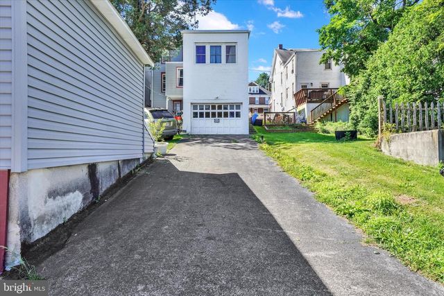 659 W BROADWAY, Red Lion, PA 17356