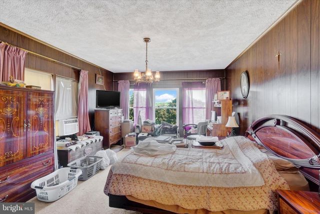659 W BROADWAY, Red Lion, PA 17356