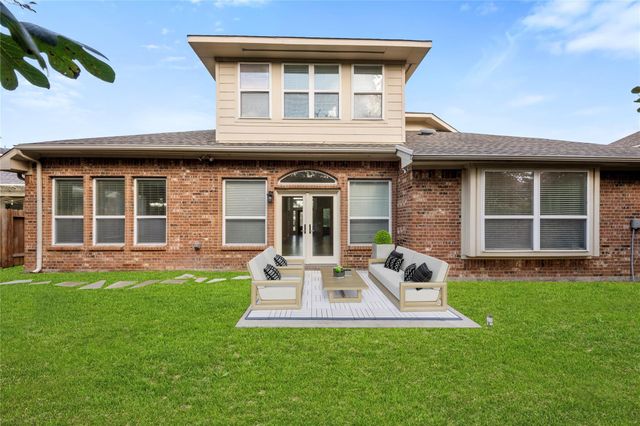 9535 Empress Crossing Drive, Spring, TX 77379