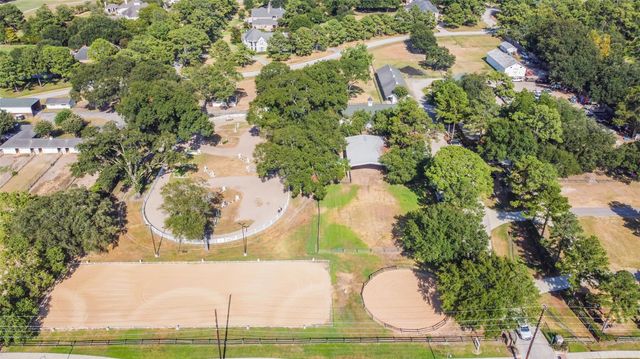 9535 Empress Crossing Drive, Spring, TX 77379