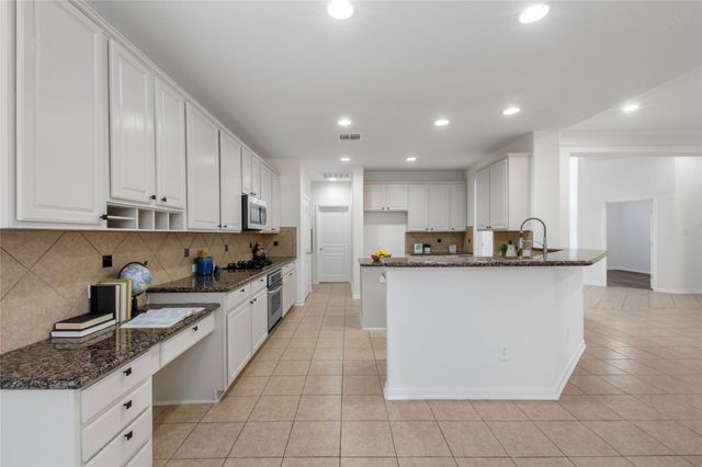 9535 Empress Crossing Drive, Spring, TX 77379