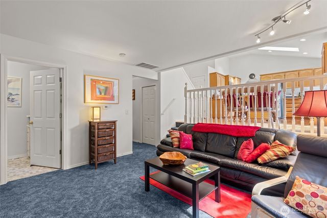 2414 Kennewick Place NE, Renton, WA 98056