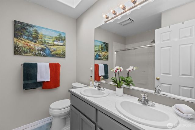 2414 Kennewick Place NE, Renton, WA 98056