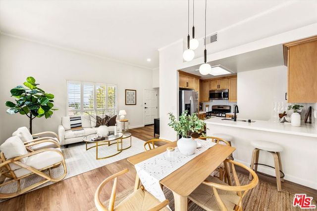 1098 Everett Place, Los Angeles, CA 90026