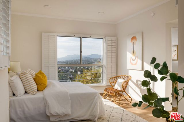 1098 Everett Place, Los Angeles, CA 90026