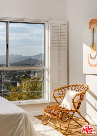 1098 Everett Place, Los Angeles, CA 90026