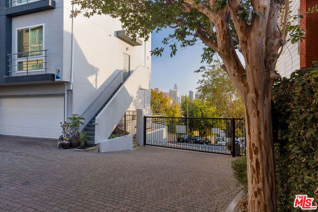 1098 Everett Place, Los Angeles, CA 90026