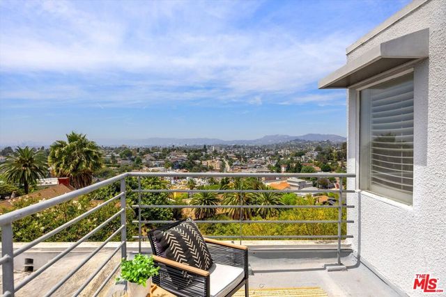 1098 Everett Place, Los Angeles, CA 90026