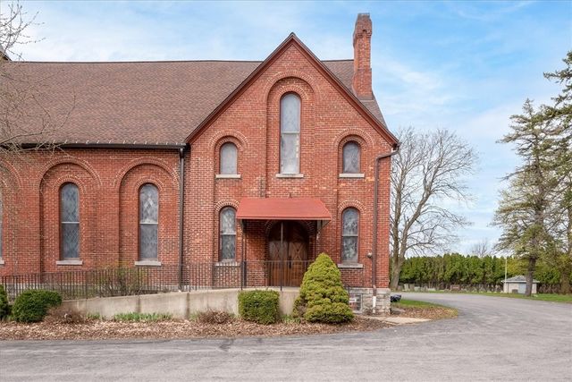 10790 Hunts Corners Road, Clarence, NY 14031