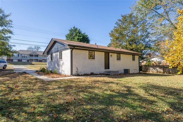 511 Lee Byrd Road, Loganville, GA 30052